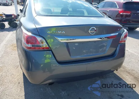 2015 Nissan Altima 2.5 S из США, поврежденный, VIN 1N4AL3AP4FC153440